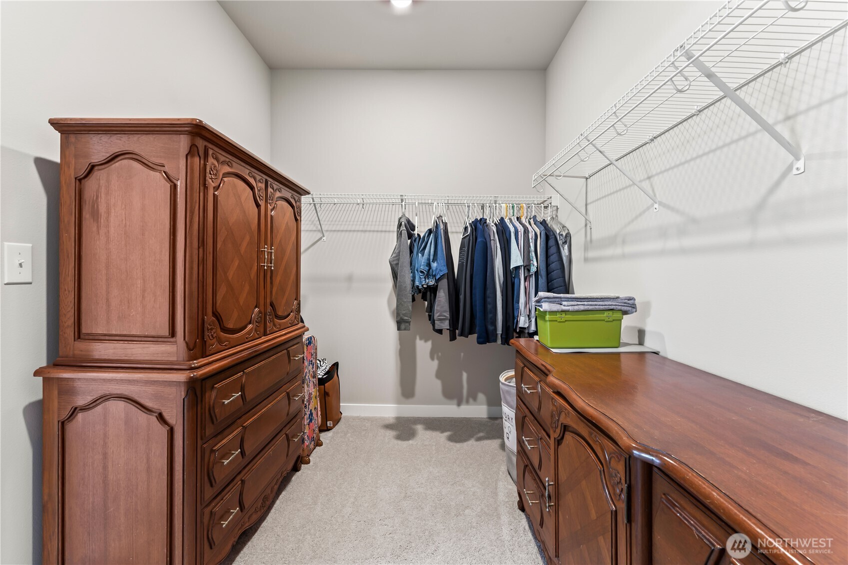 6819 Oleander Avenue NE