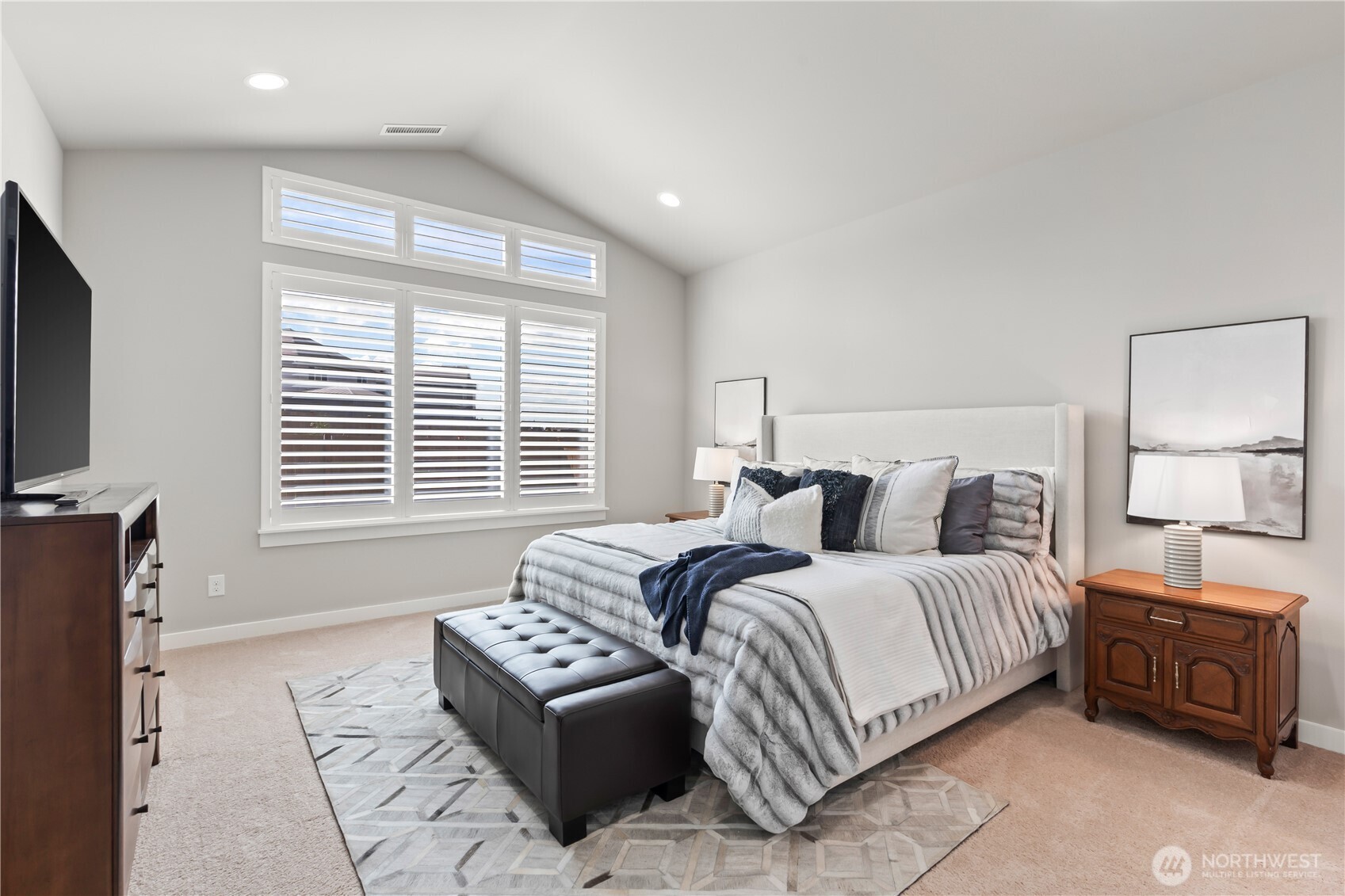 6819 Oleander Avenue NE