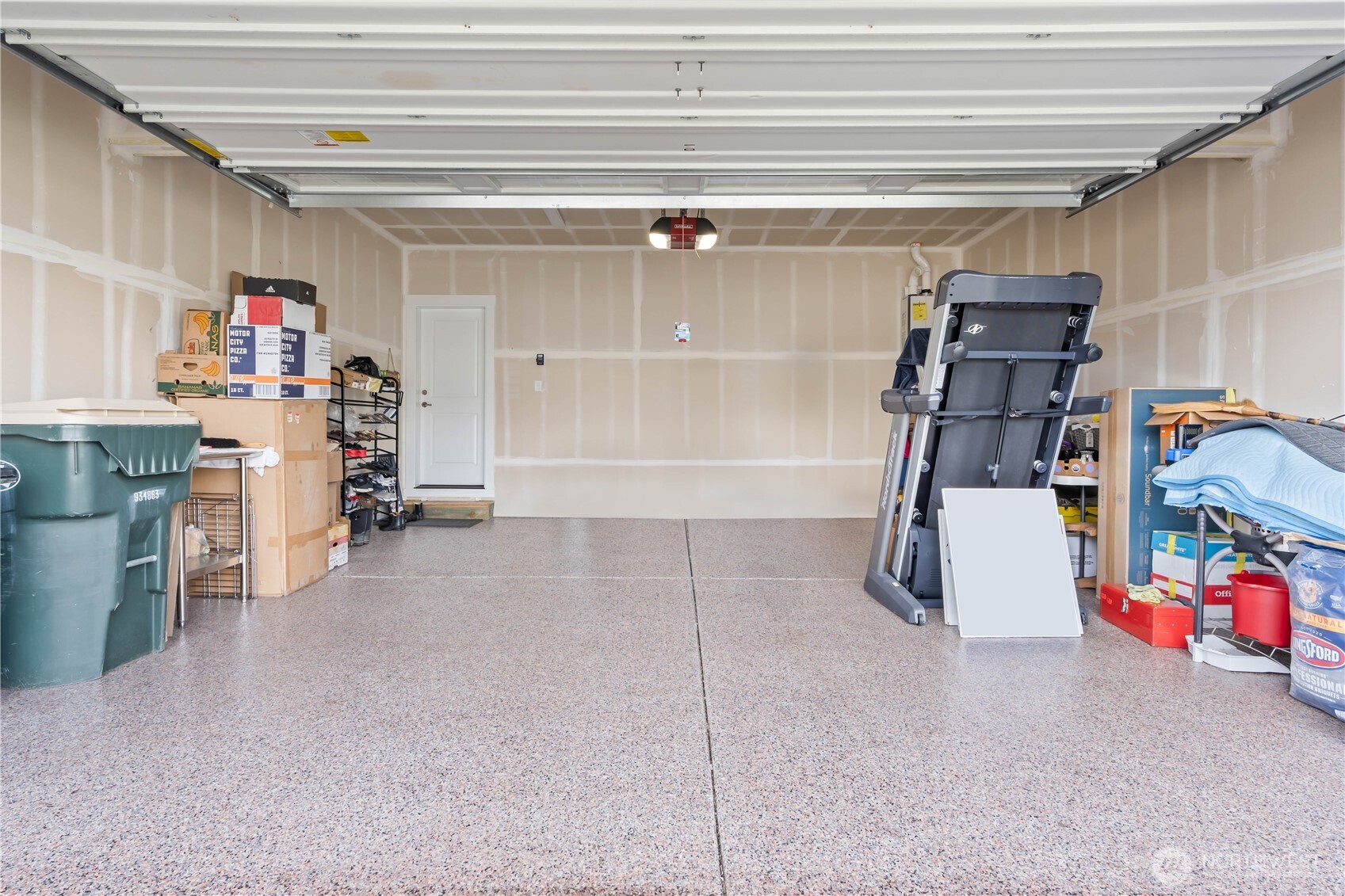 6819 Oleander Avenue NE