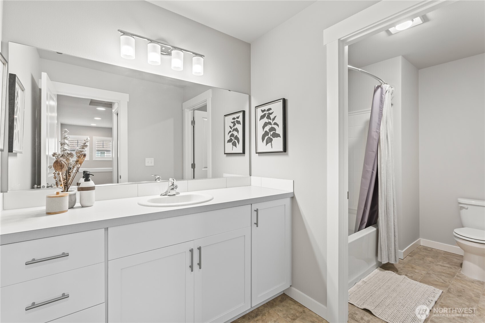 6819 Oleander Avenue NE