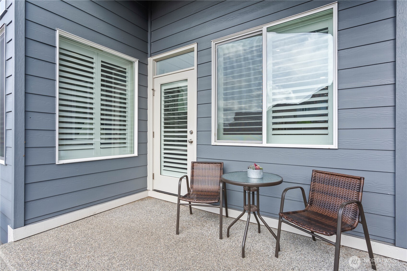 6819 Oleander Avenue NE