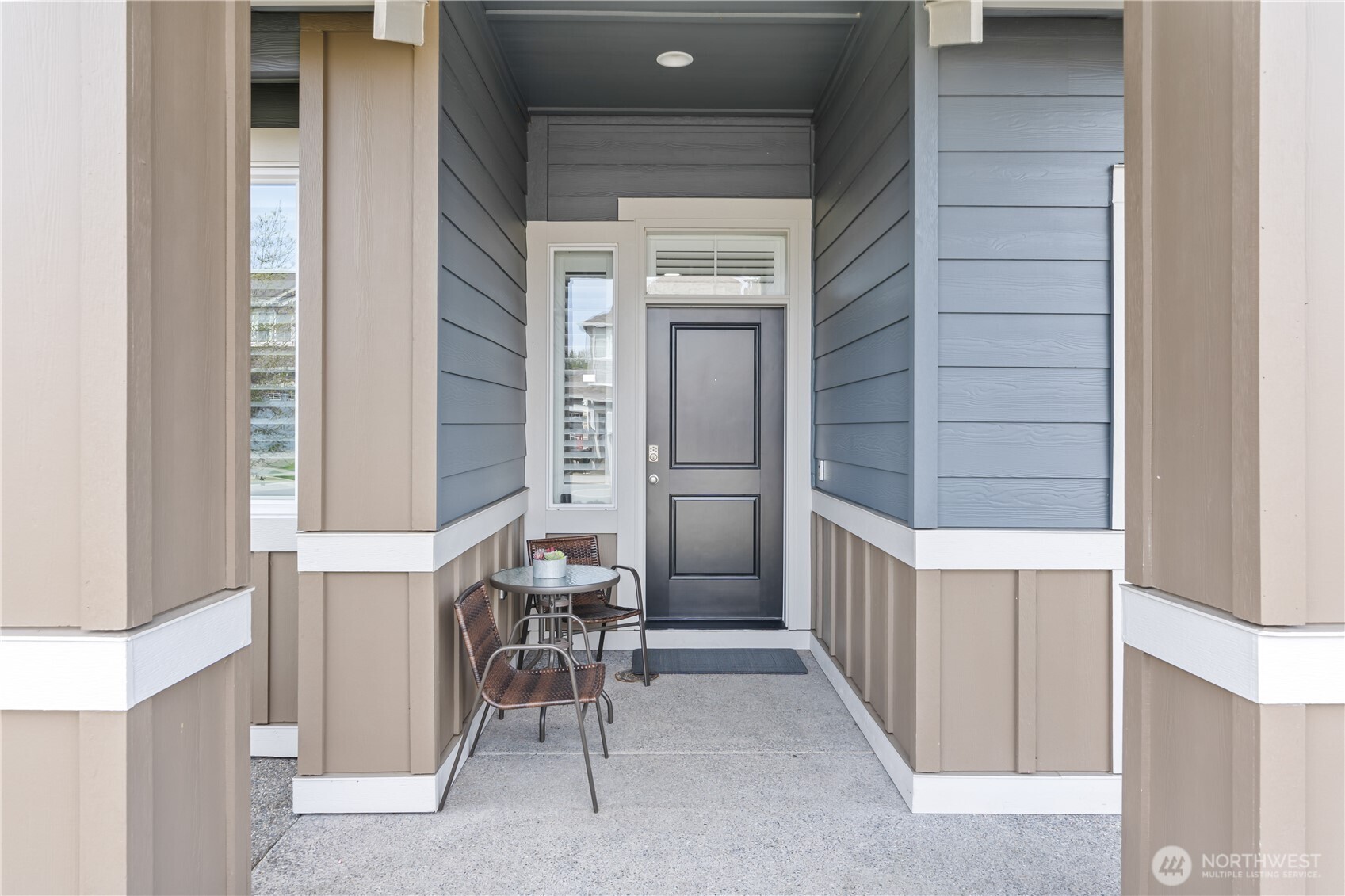 6819 Oleander Avenue NE