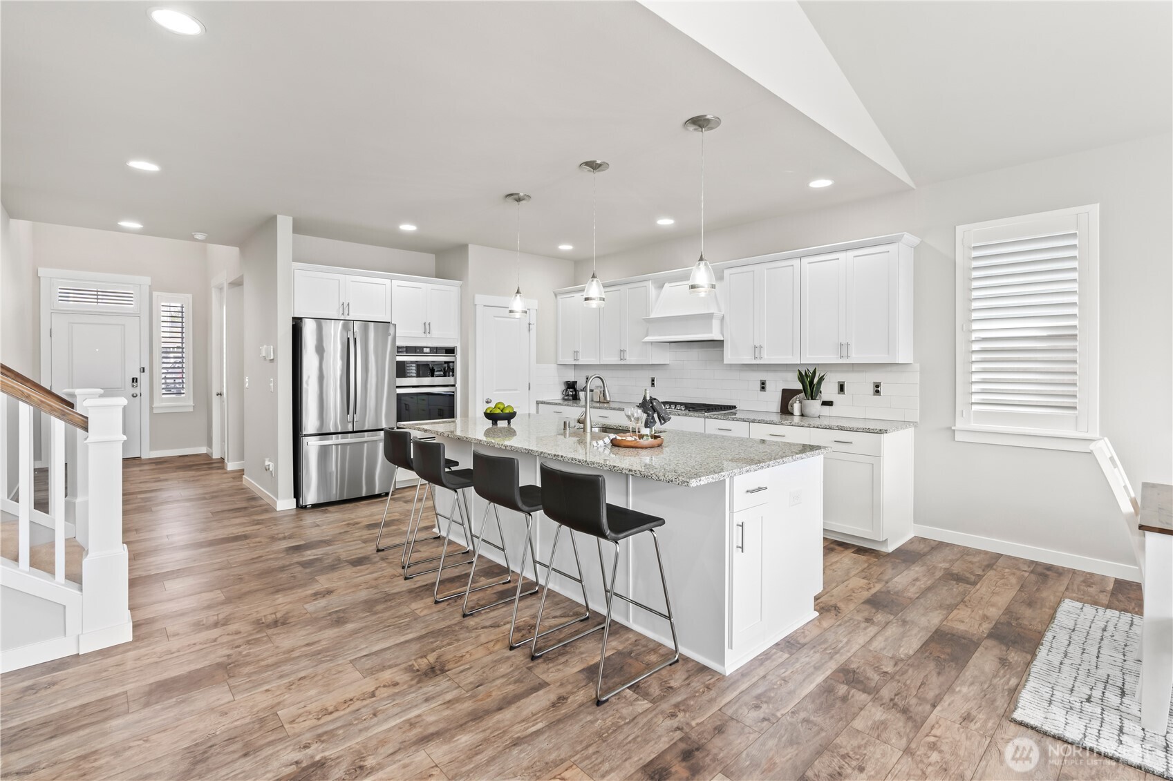 6819 Oleander Avenue NE