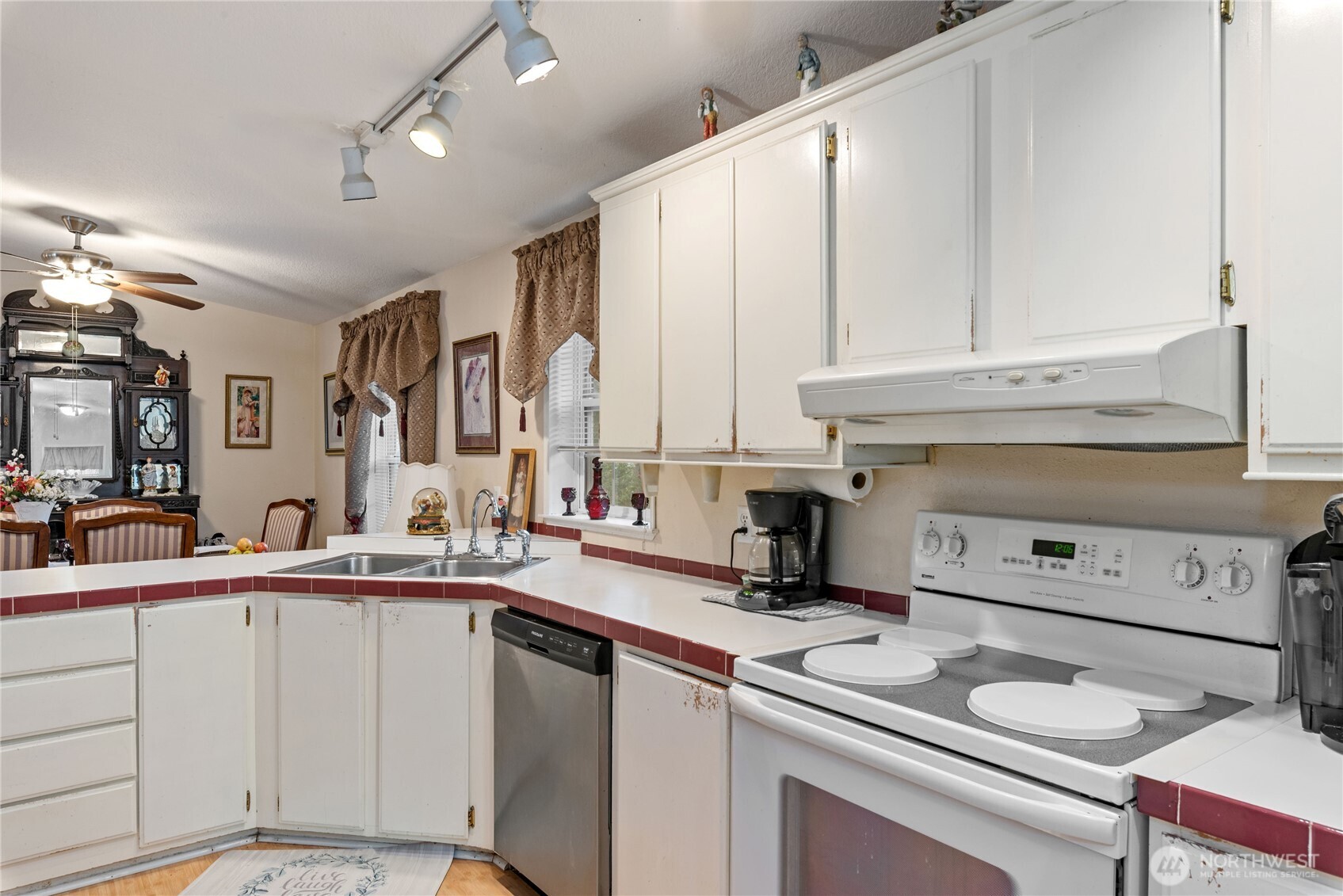 9111 66th Avenue NW Unit: 138