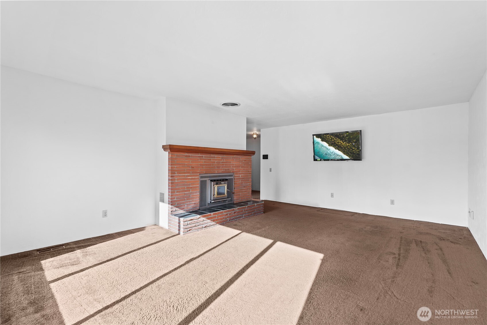 370 E Mason Lake Drive E