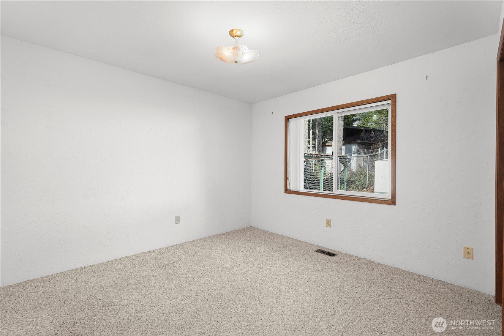 370 E Mason Lake Drive E