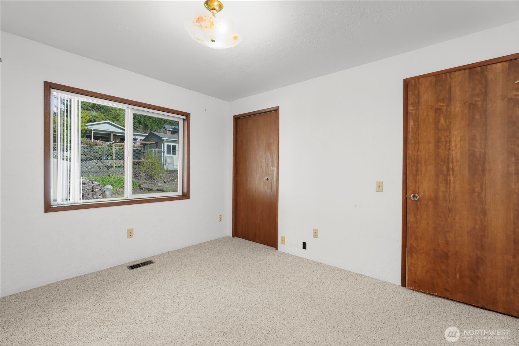 370 E Mason Lake Drive E