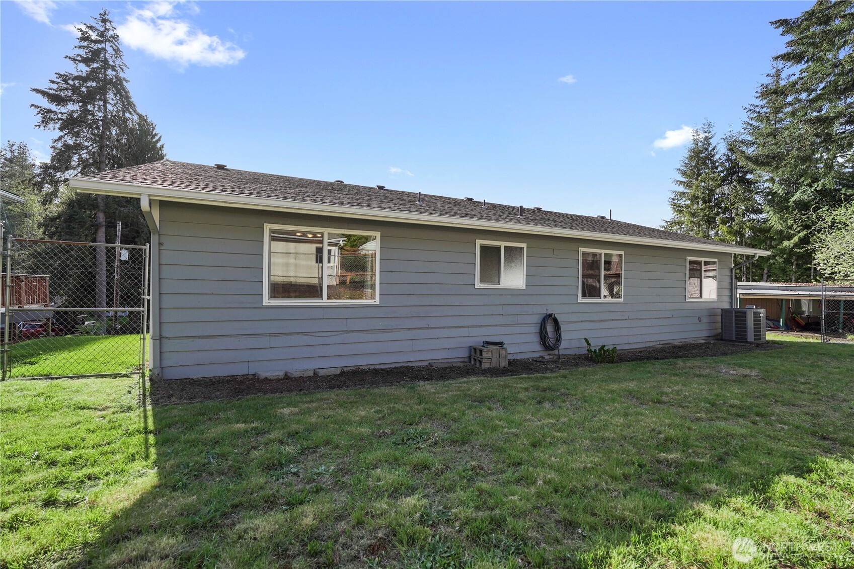 370 E Mason Lake Drive E