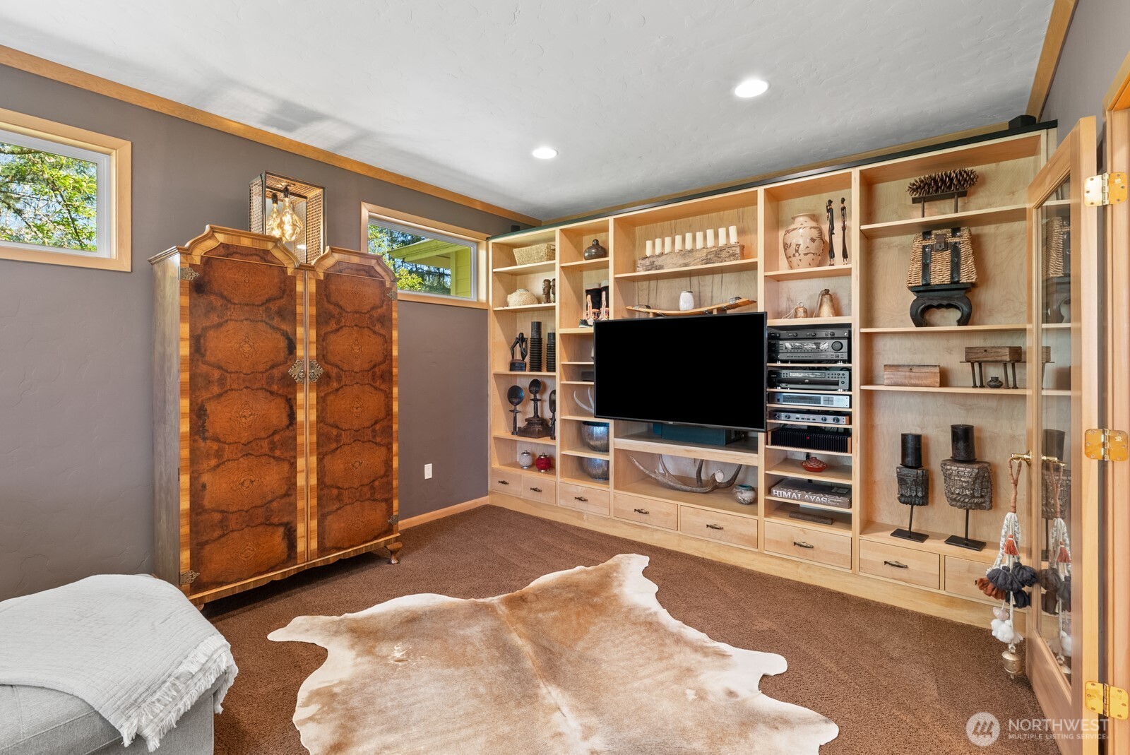 4041 Legacy Drive NE