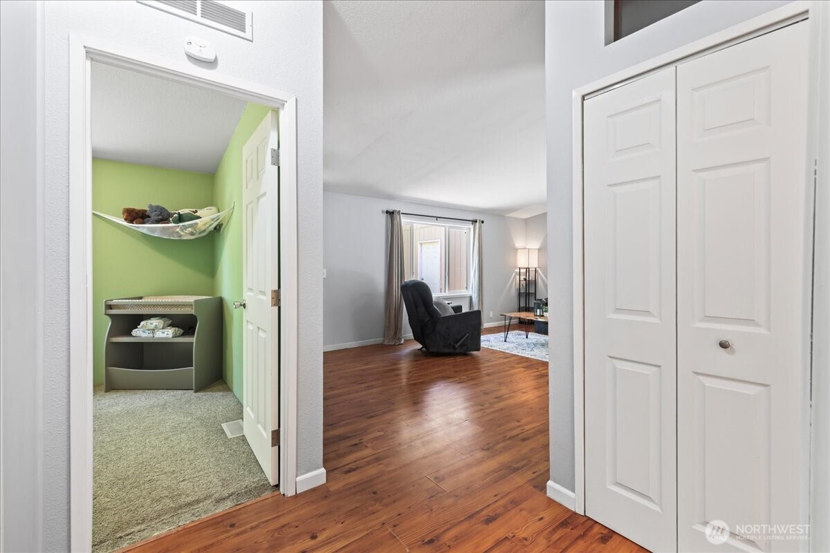 141 E Cedarbrook Lane