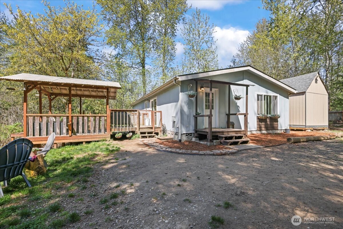 141 E Cedarbrook Lane