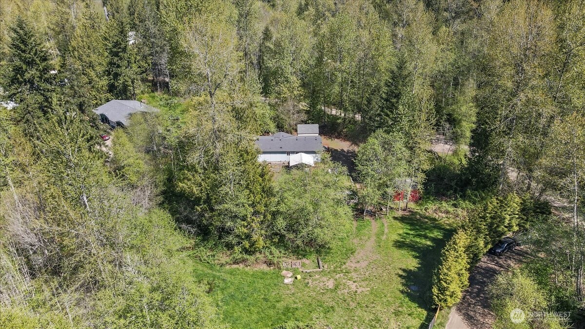 141 E Cedarbrook Lane