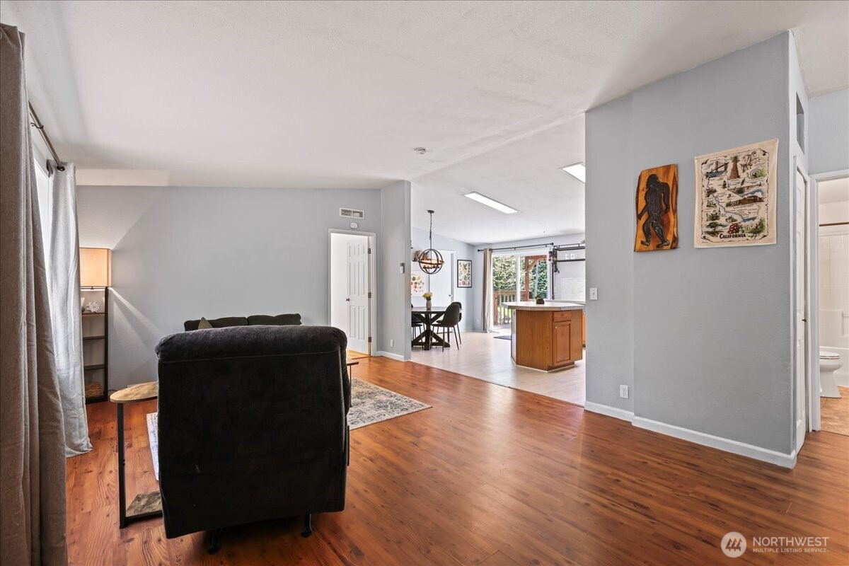 141 E Cedarbrook Lane