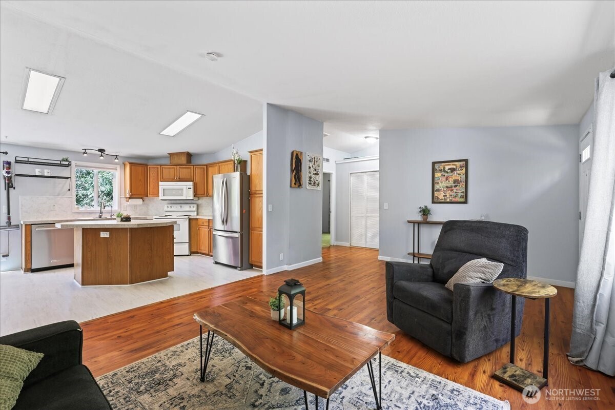 141 E Cedarbrook Lane