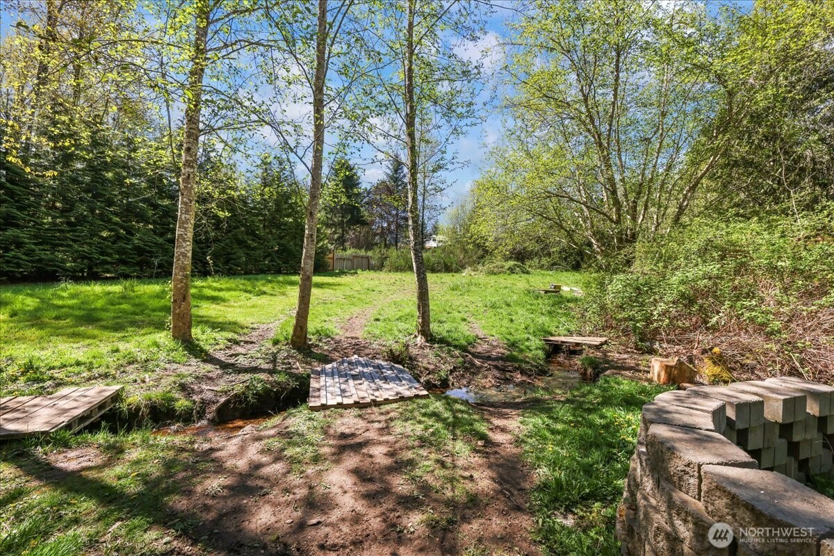 141 E Cedarbrook Lane