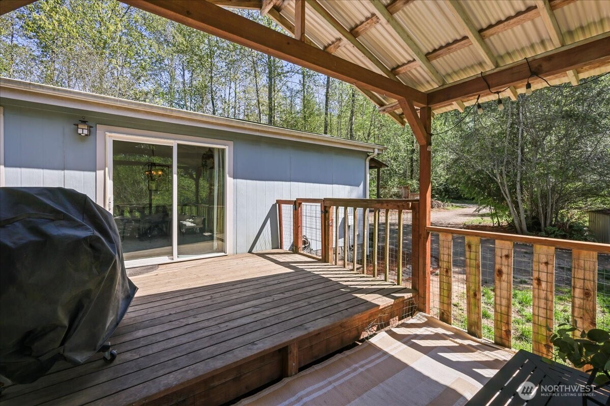 141 E Cedarbrook Lane