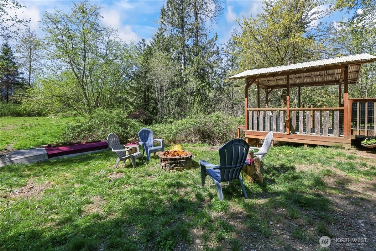 141 E Cedarbrook Lane