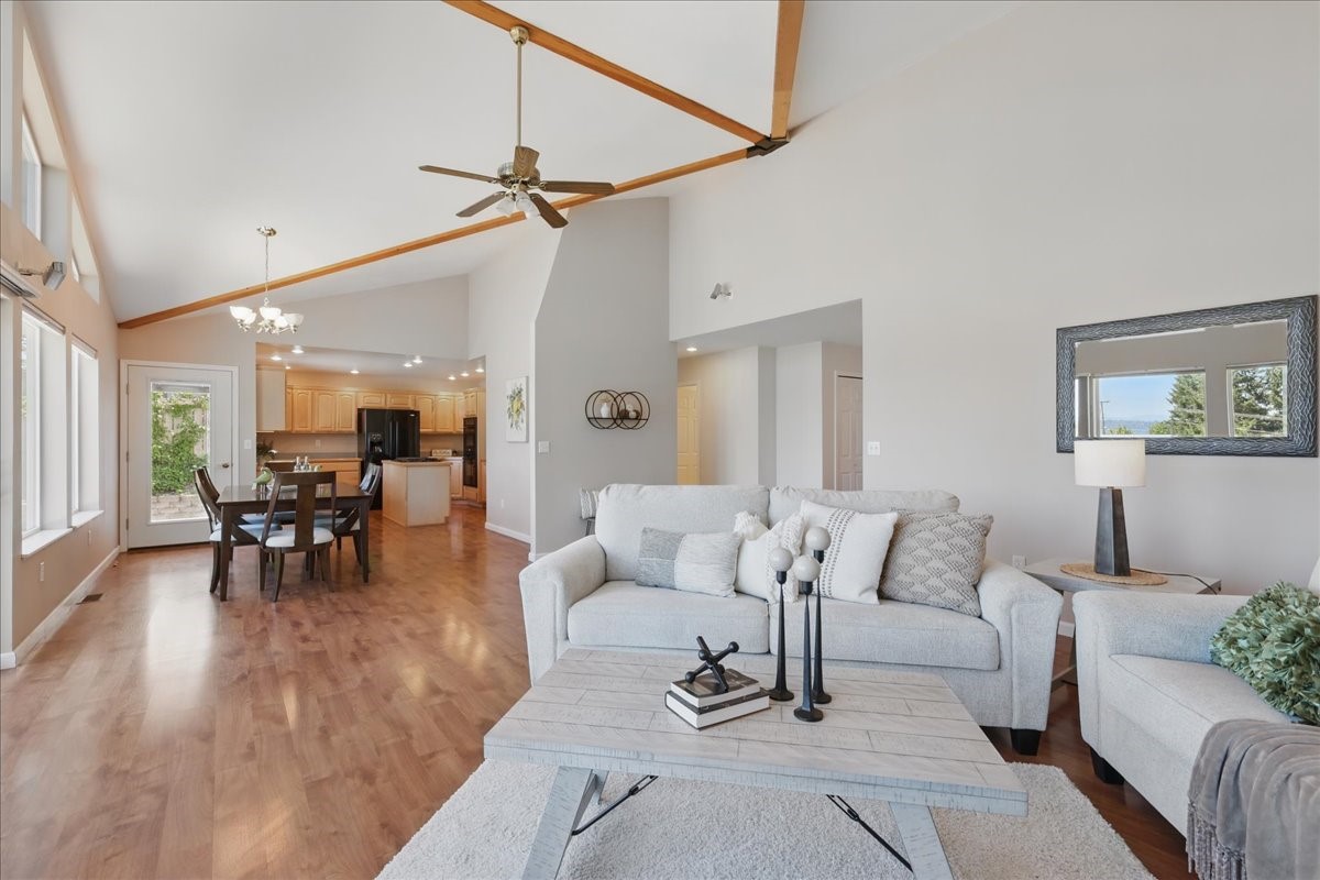 8129 E Cricket Lane