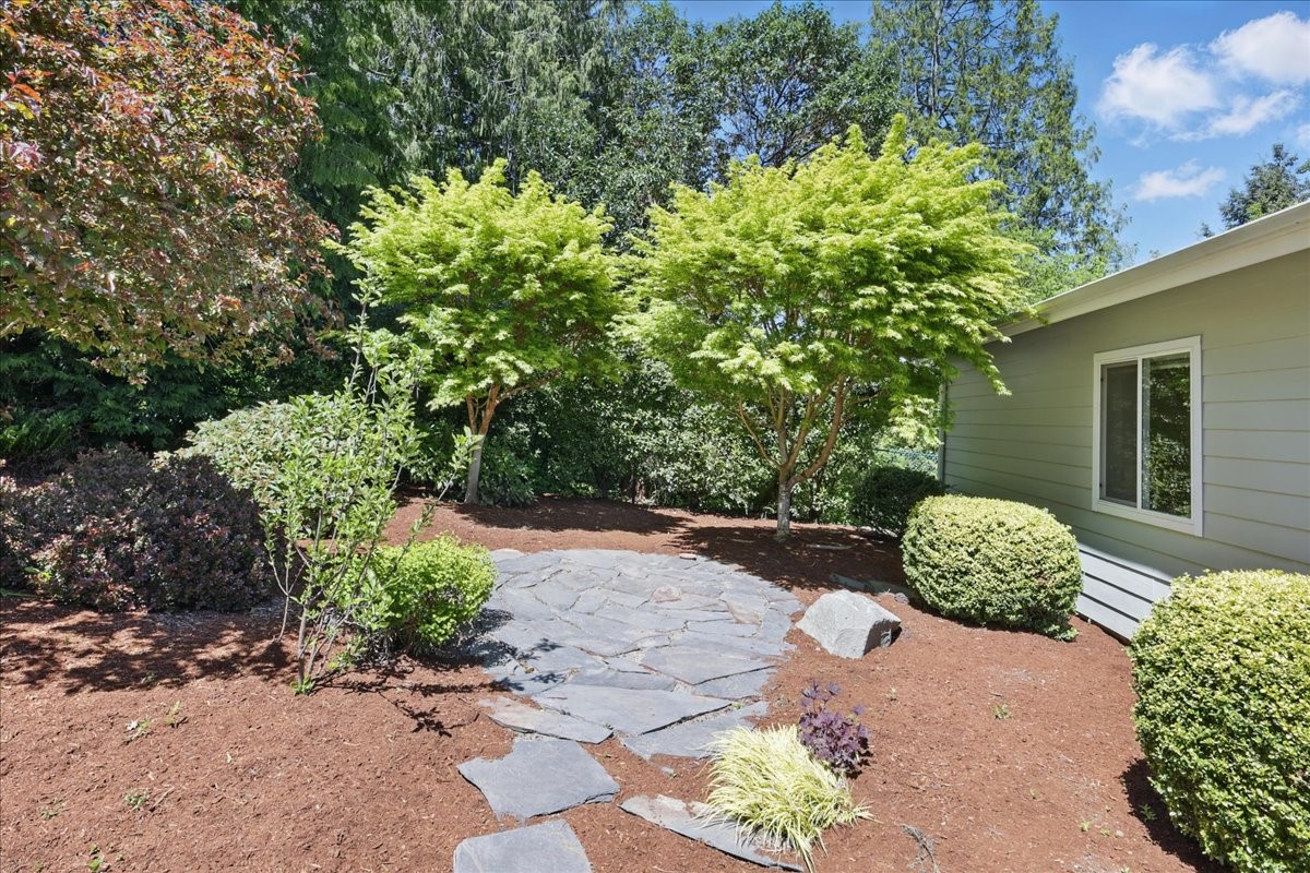 8129 E Cricket Lane