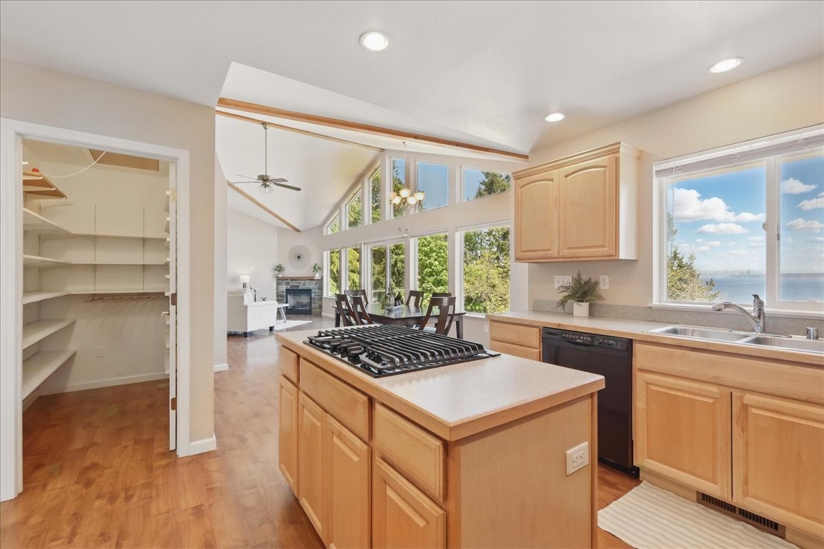 8129 E Cricket Lane