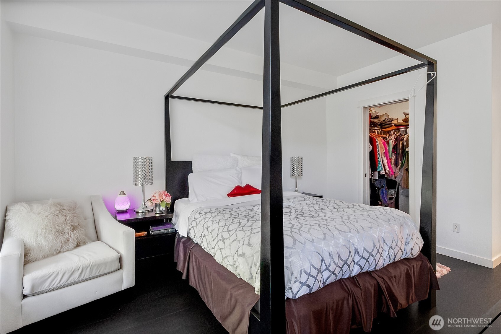 55 Williams Avenue S Unit: 209