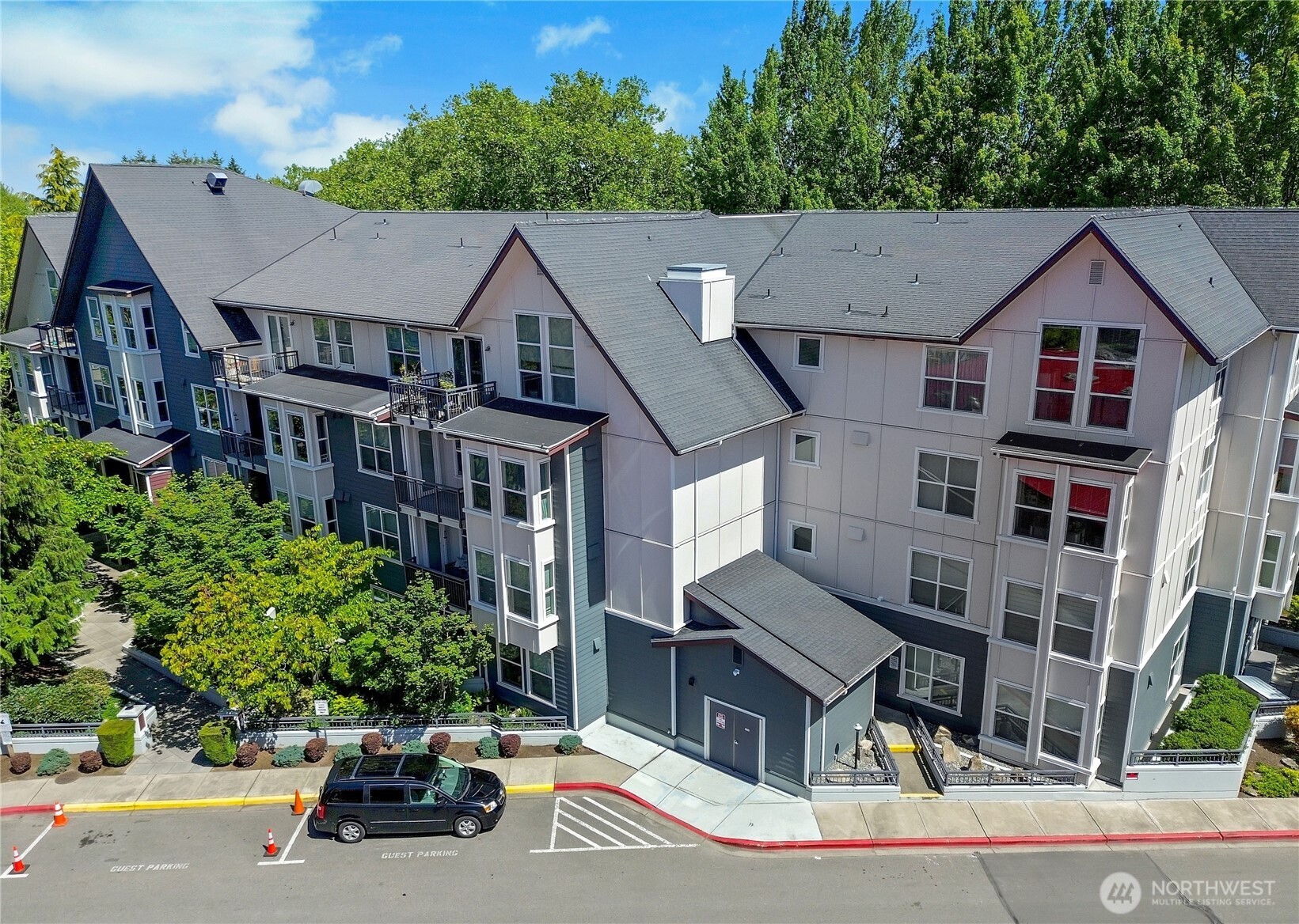 55 Williams Avenue S Unit: 209