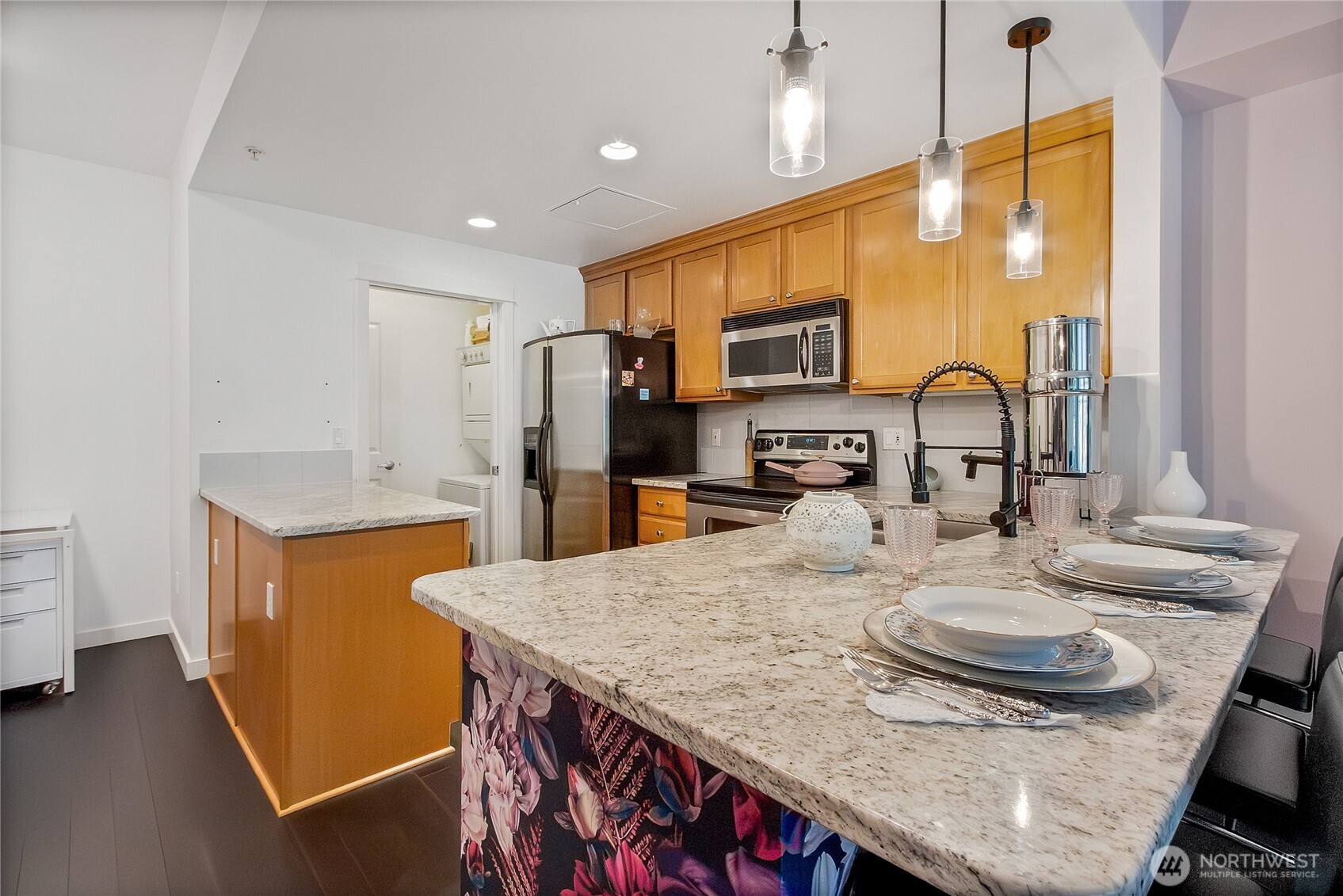 55 Williams Avenue S Unit: 209