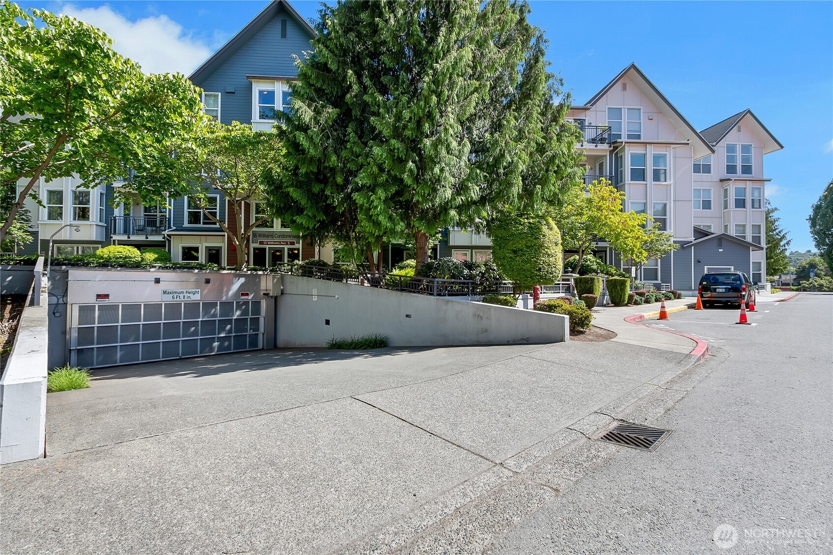 55 Williams Avenue S Unit: 209