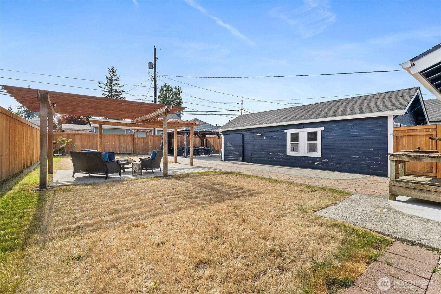 4824 N Pearl Street