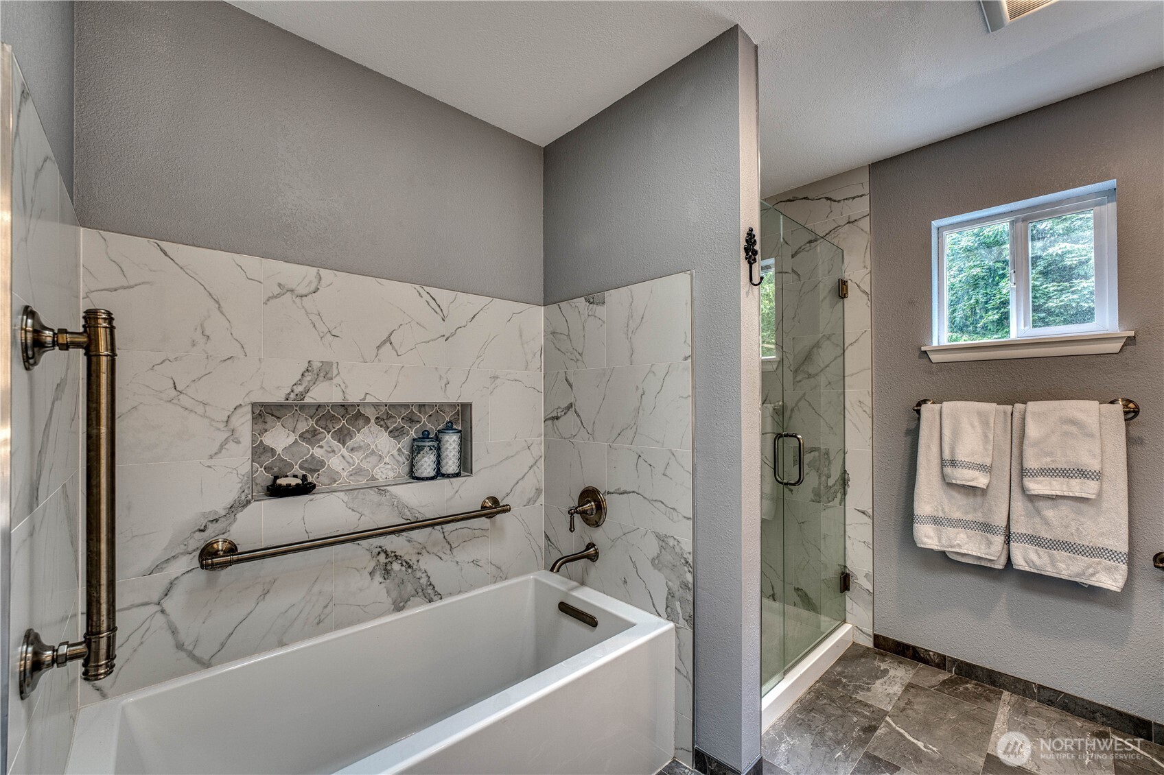18043 Noll Rd NE