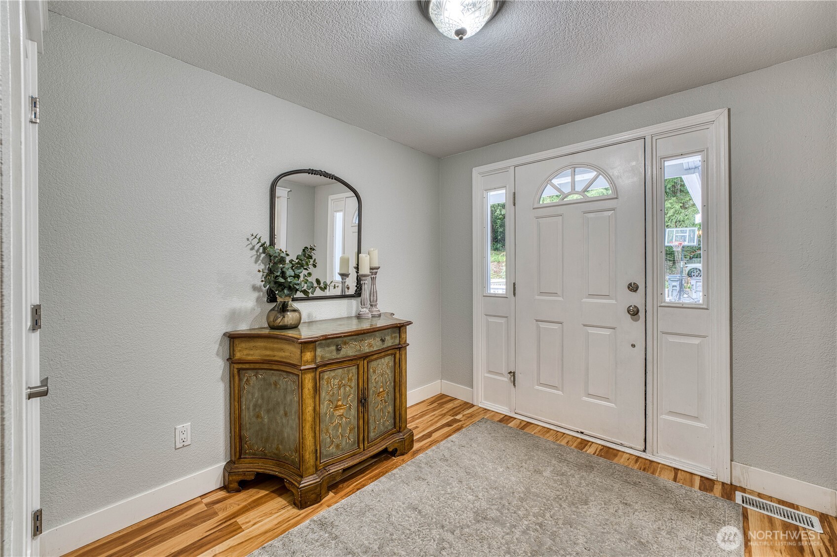 18043 Noll Rd NE