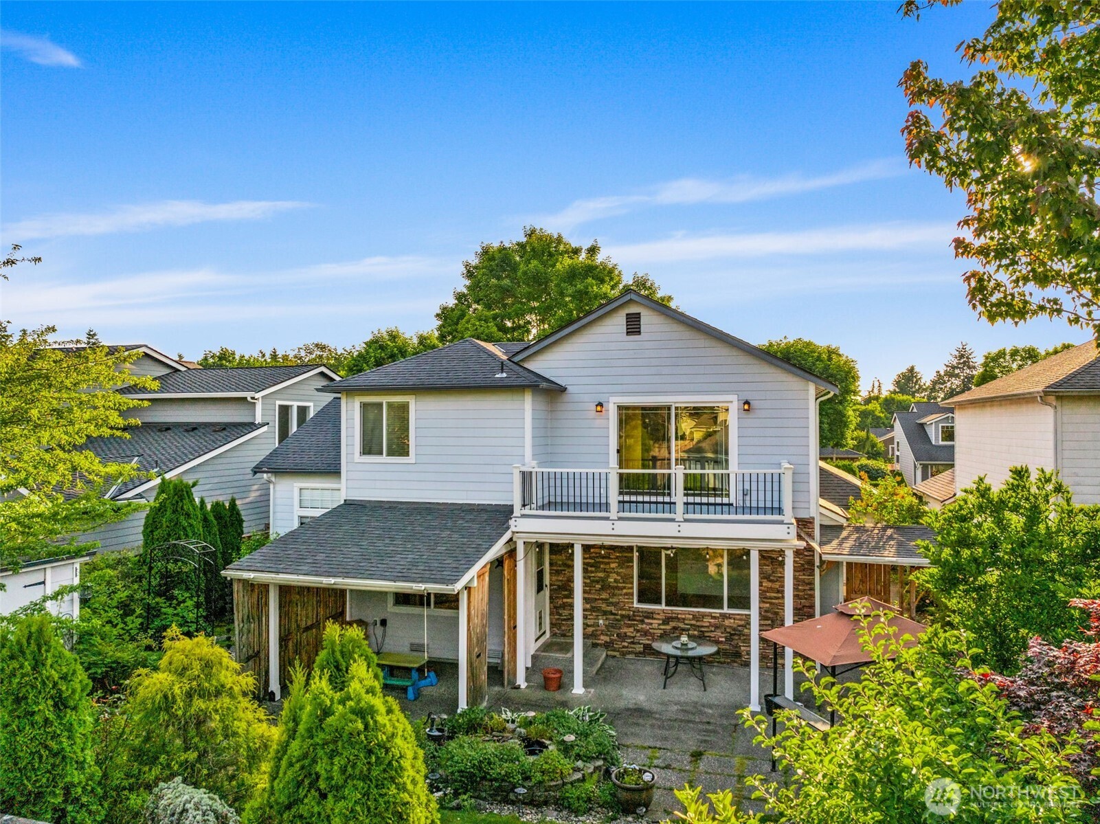 915 N Laurel Lane