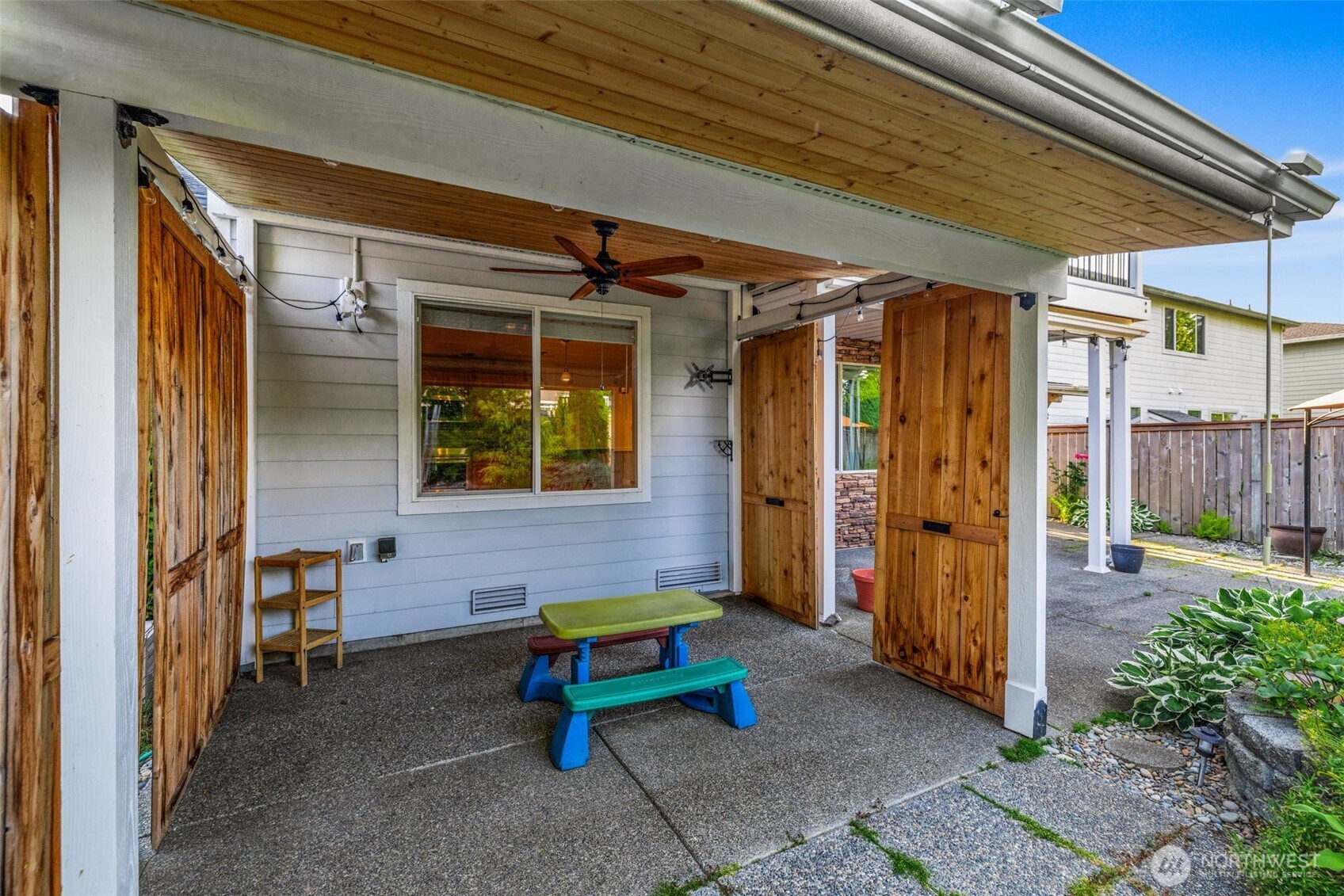 915 N Laurel Lane