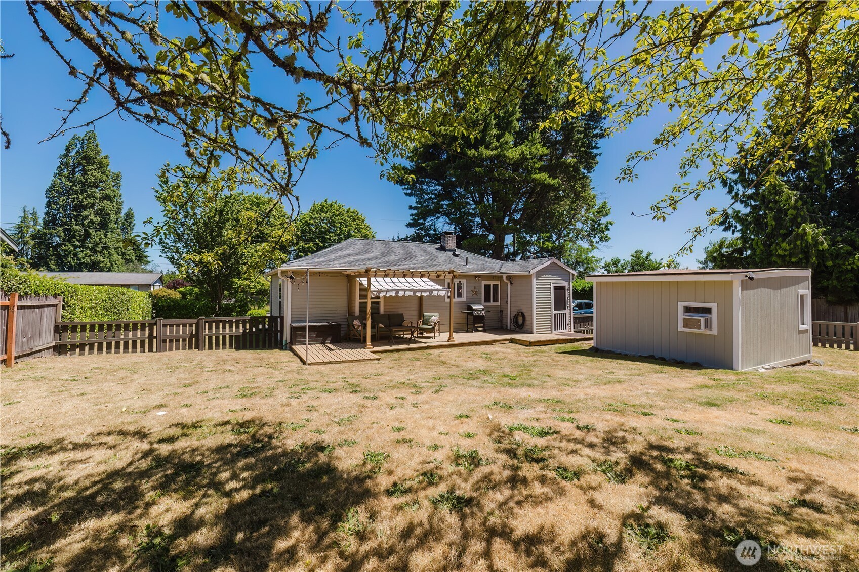 3203 Forest Drive NE