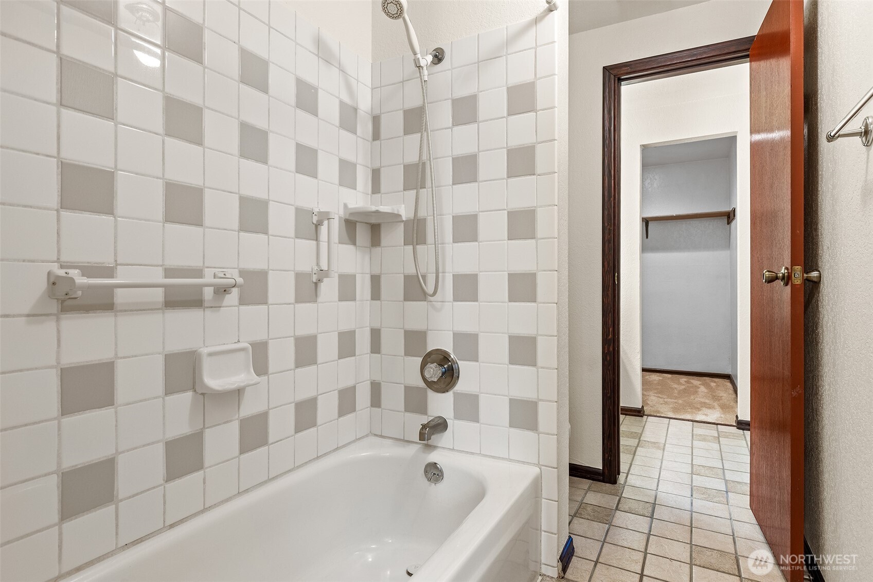 2621 Mountain View Avenue W Unit: 5B