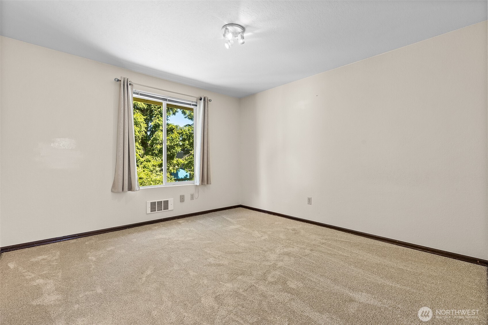 2621 Mountain View Avenue W Unit: 5B