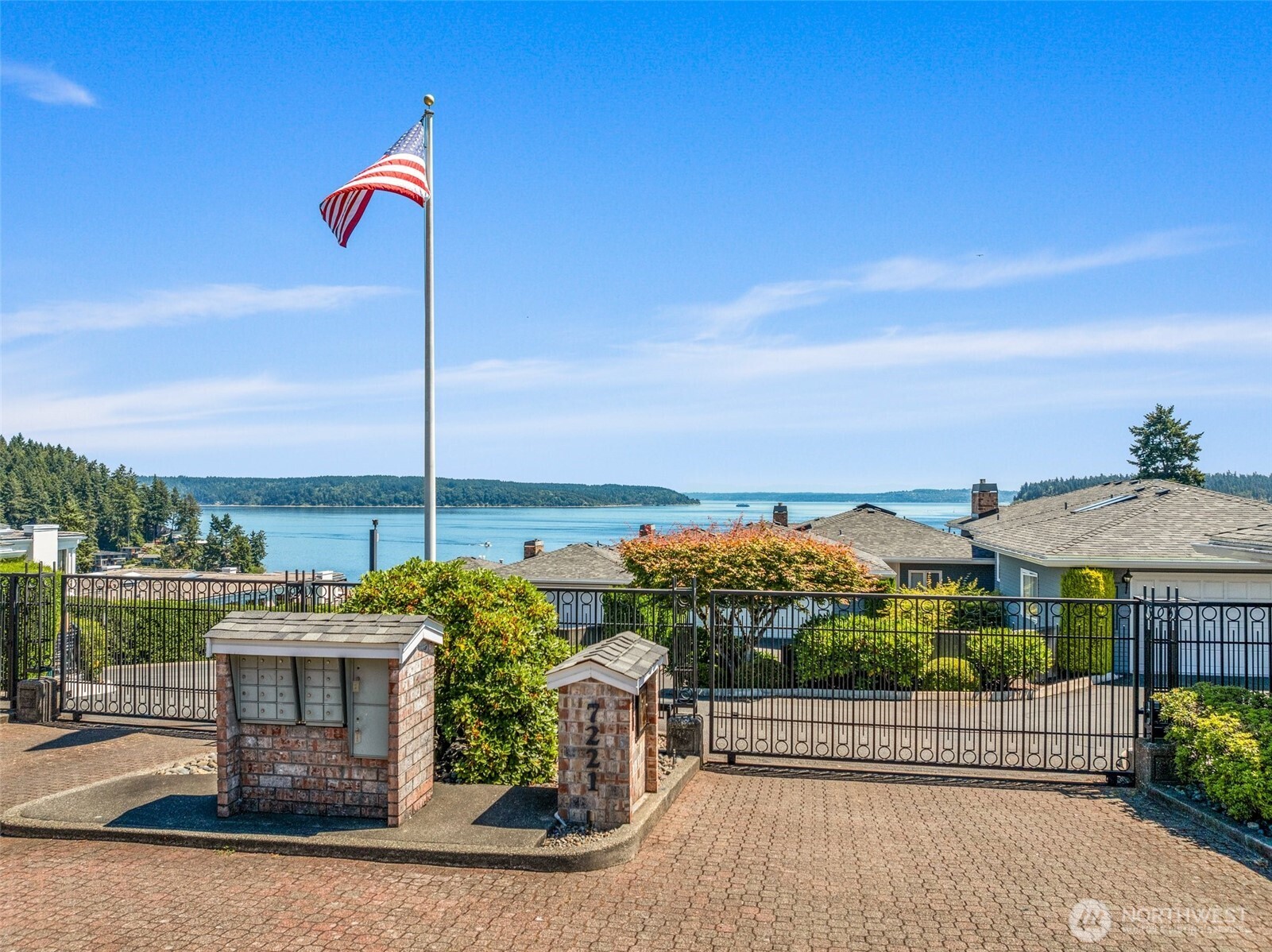 7221 Soundview Drive Unit: 301