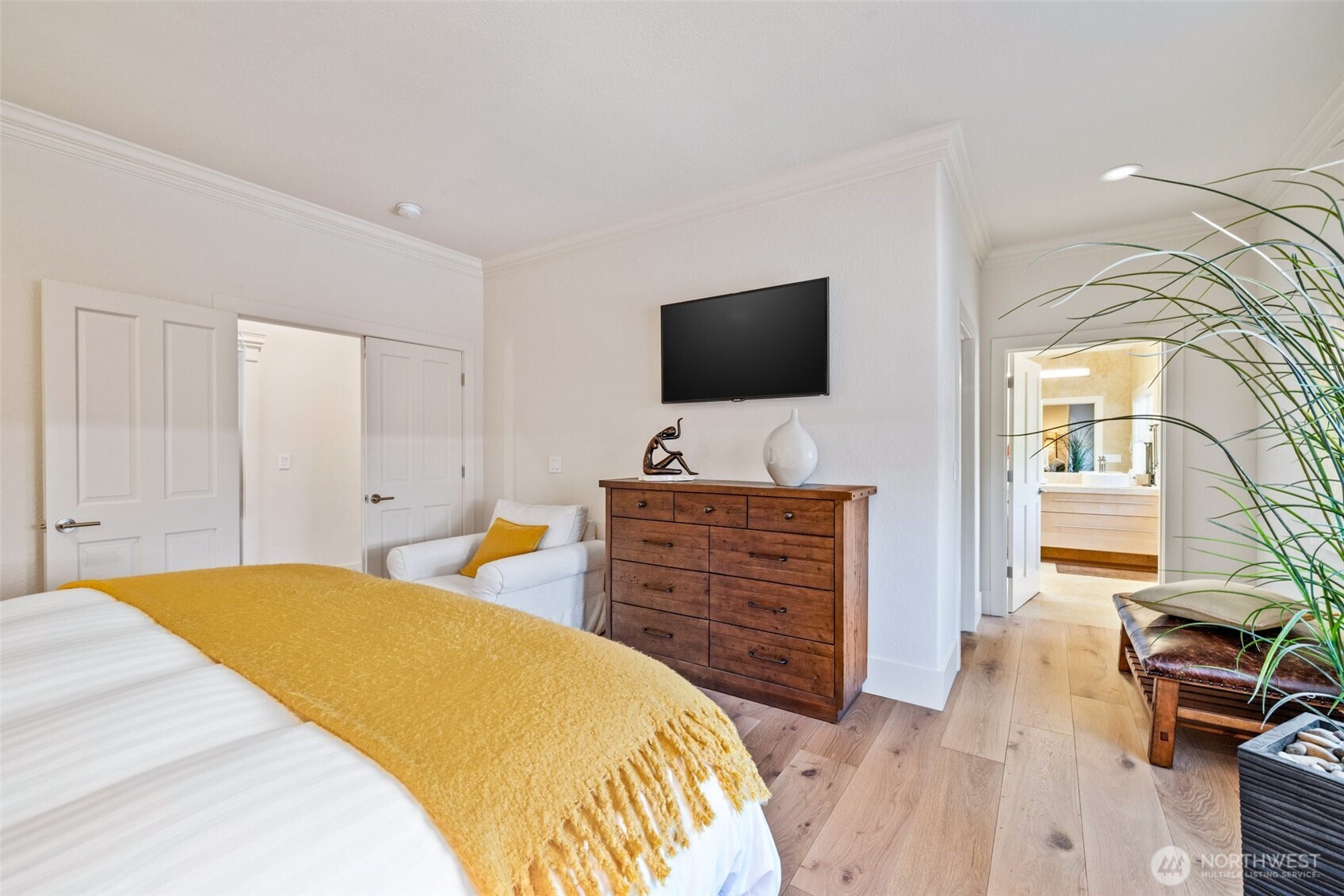 7221 Soundview Drive Unit: 301