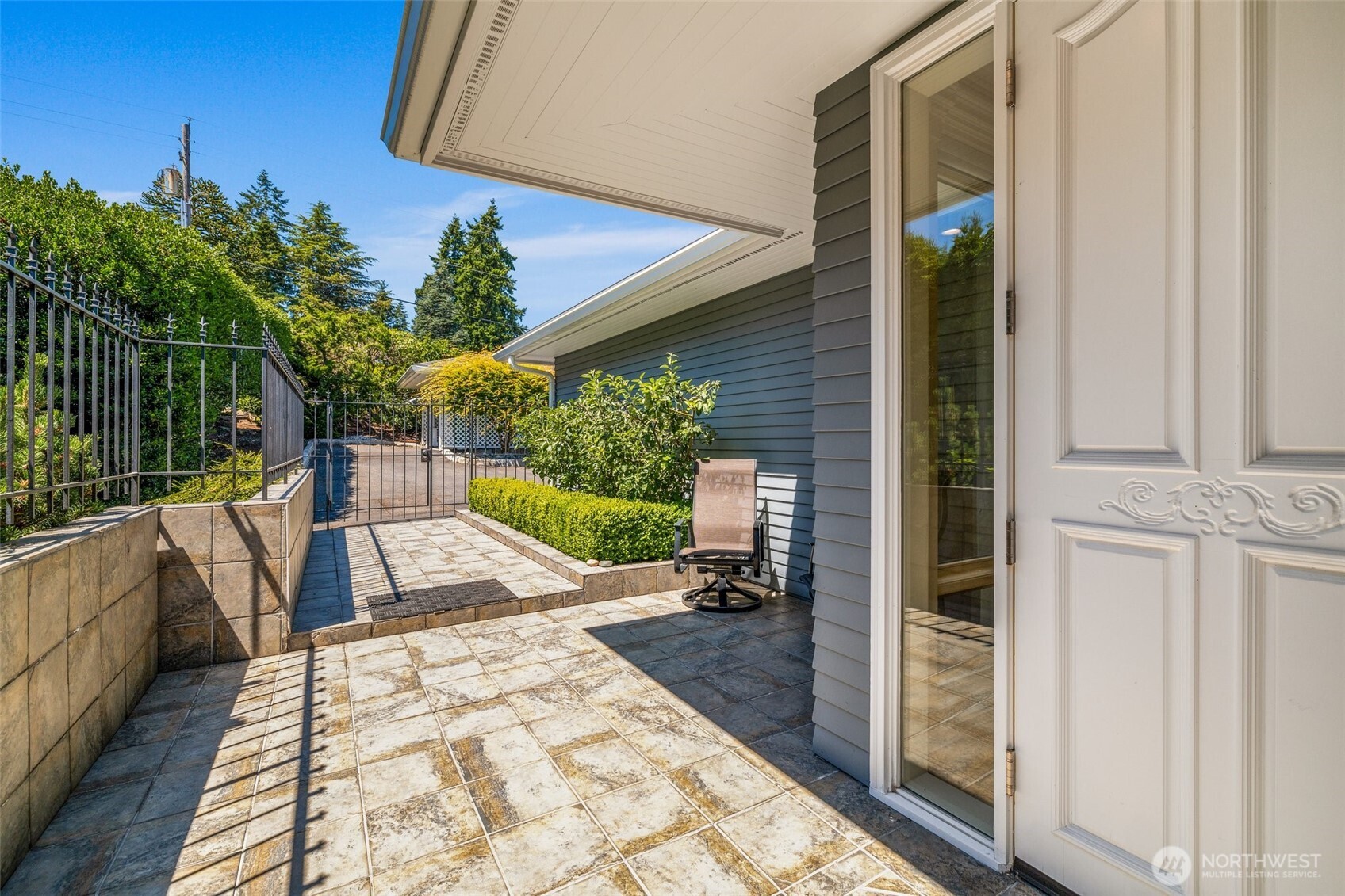 7221 Soundview Drive Unit: 301