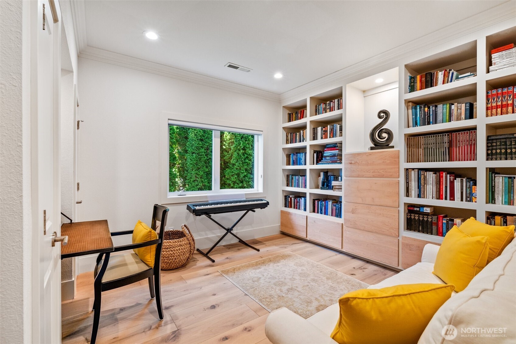 7221 Soundview Drive Unit: 301