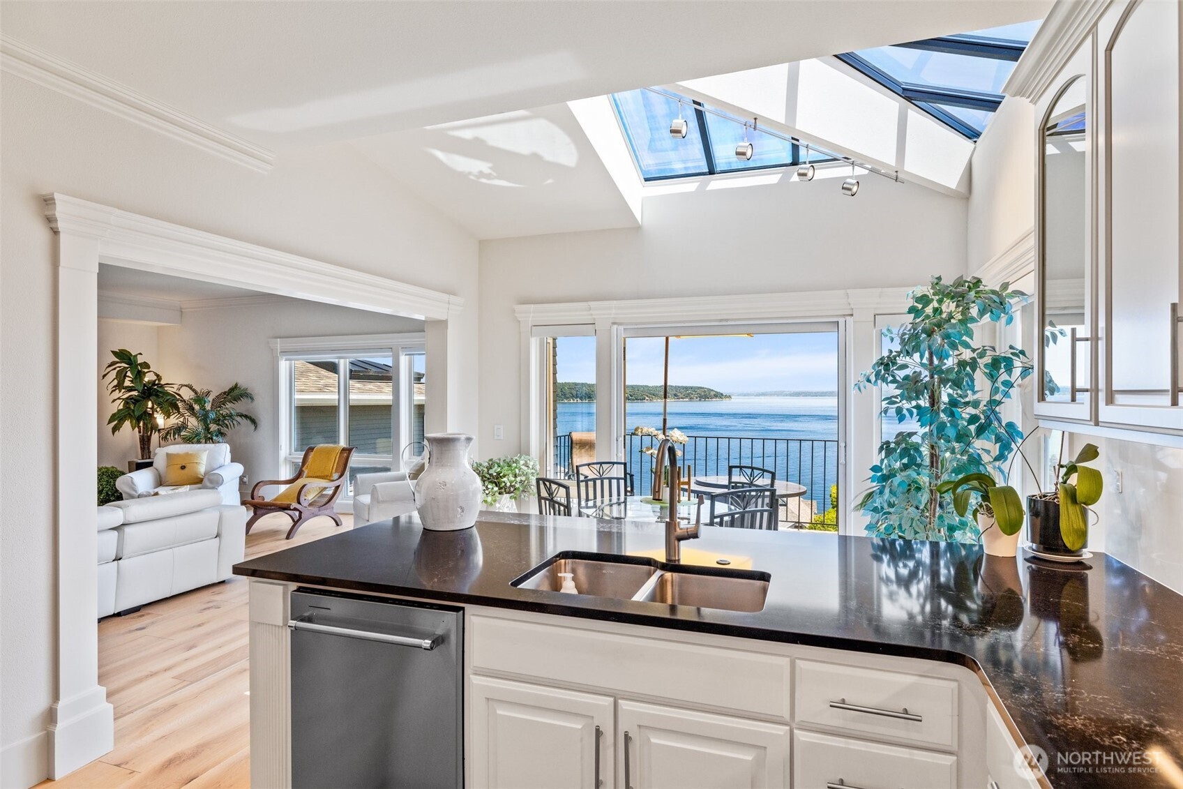 7221 Soundview Drive Unit: 301