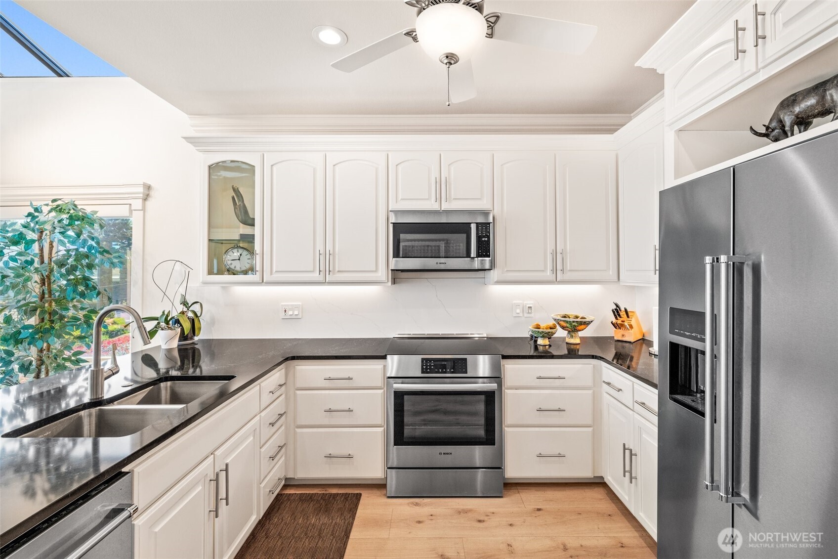 7221 Soundview Drive Unit: 301