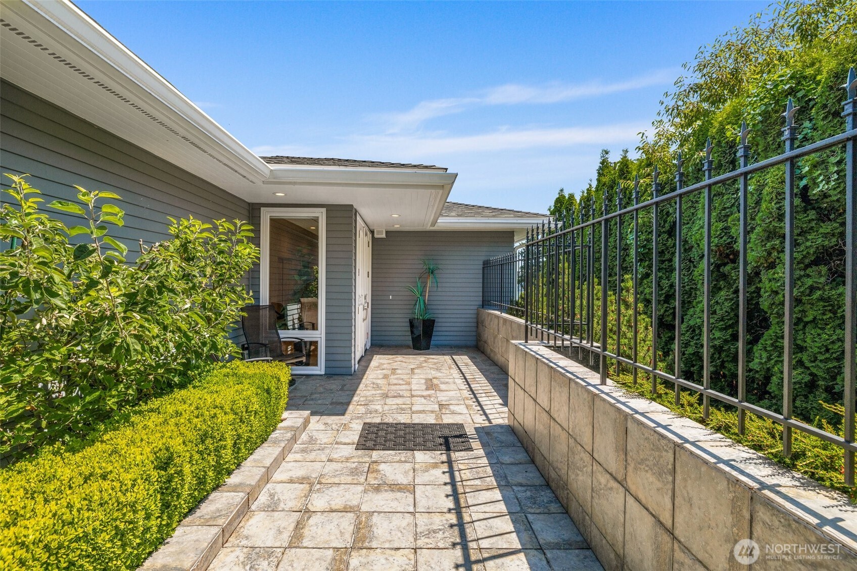 7221 Soundview Drive Unit: 301