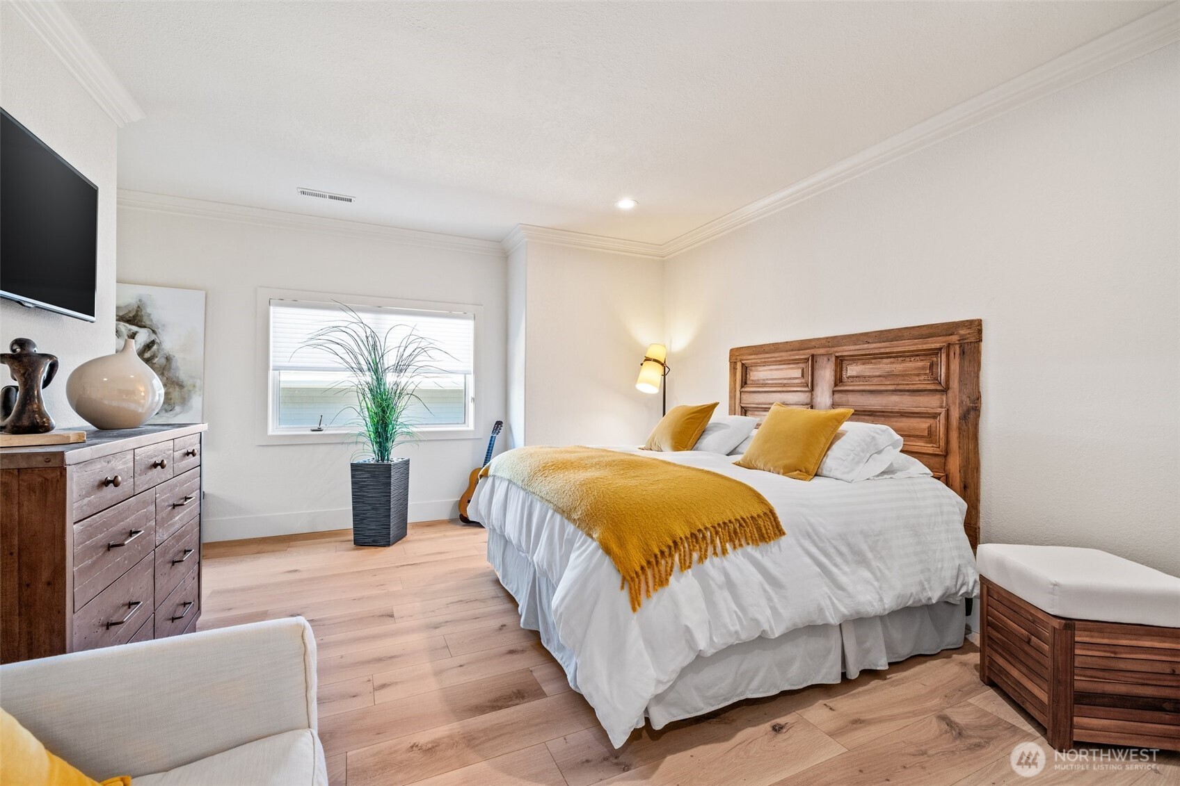 7221 Soundview Drive Unit: 301