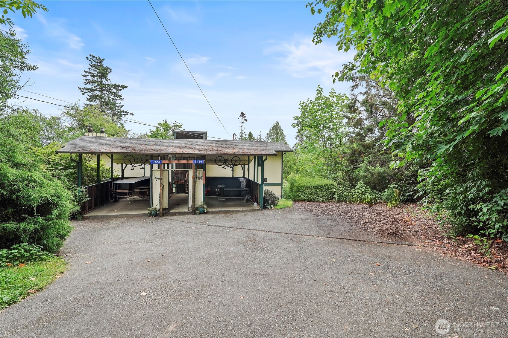2449 2451 McGregor Drive SE