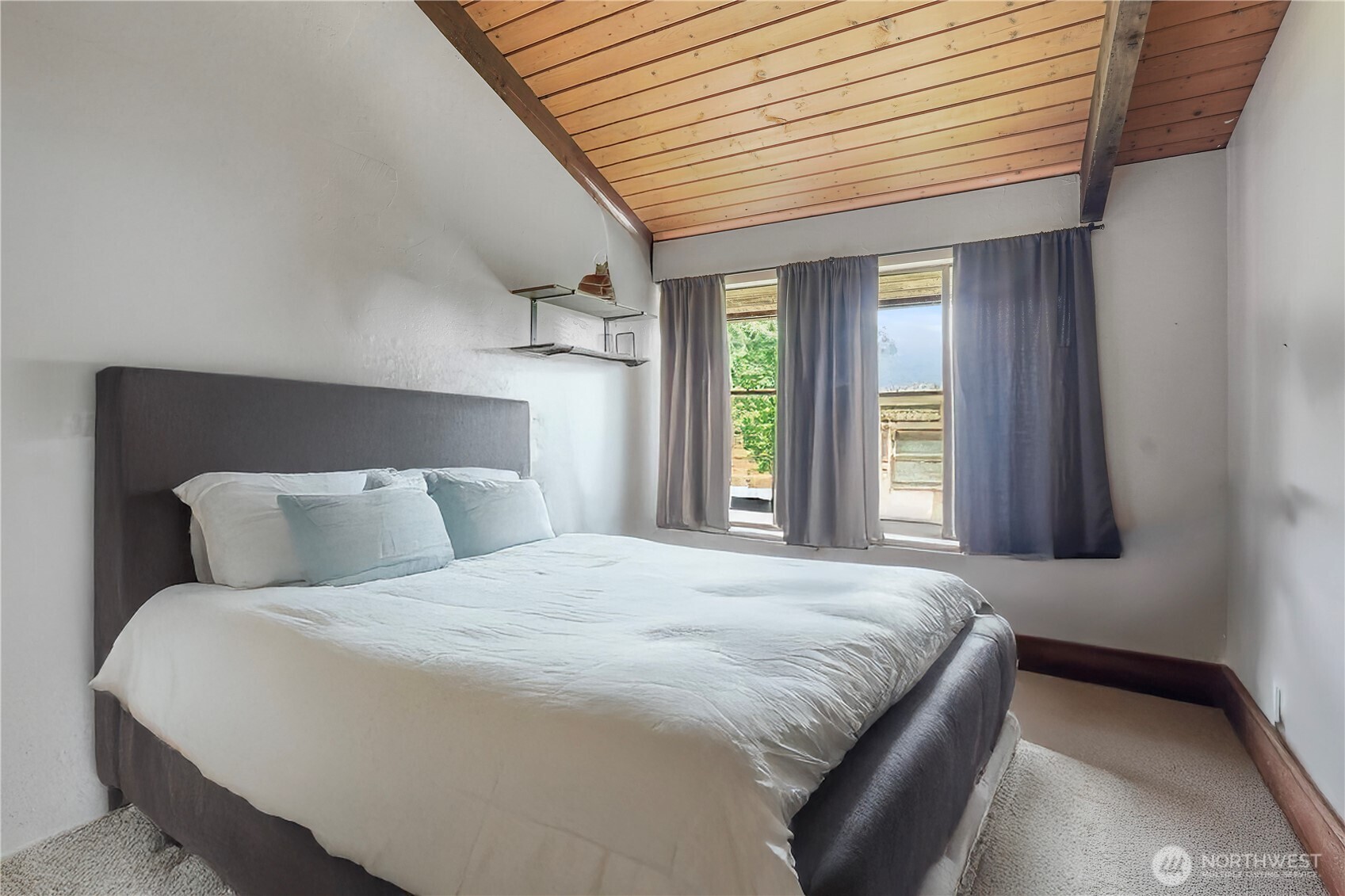 2449 2451 McGregor Drive SE