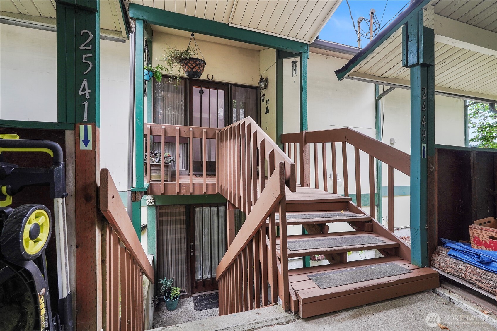 2449 2451 McGregor Drive SE