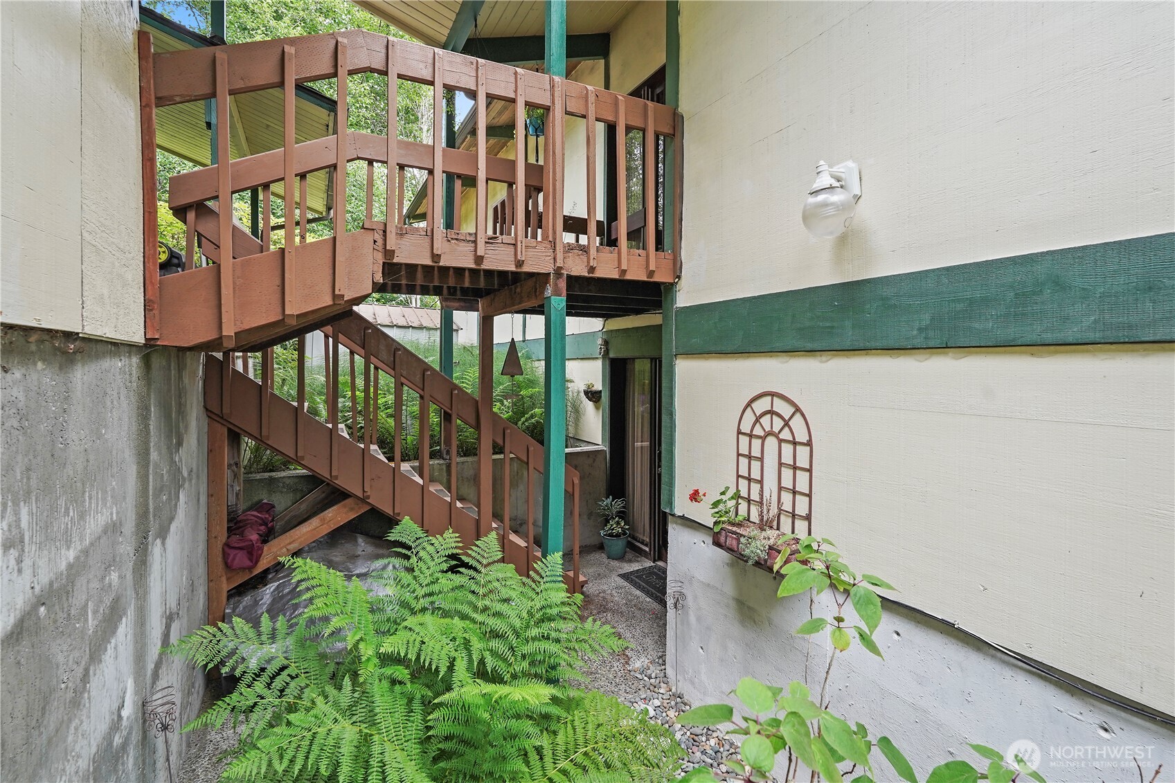 2449 2451 McGregor Drive SE