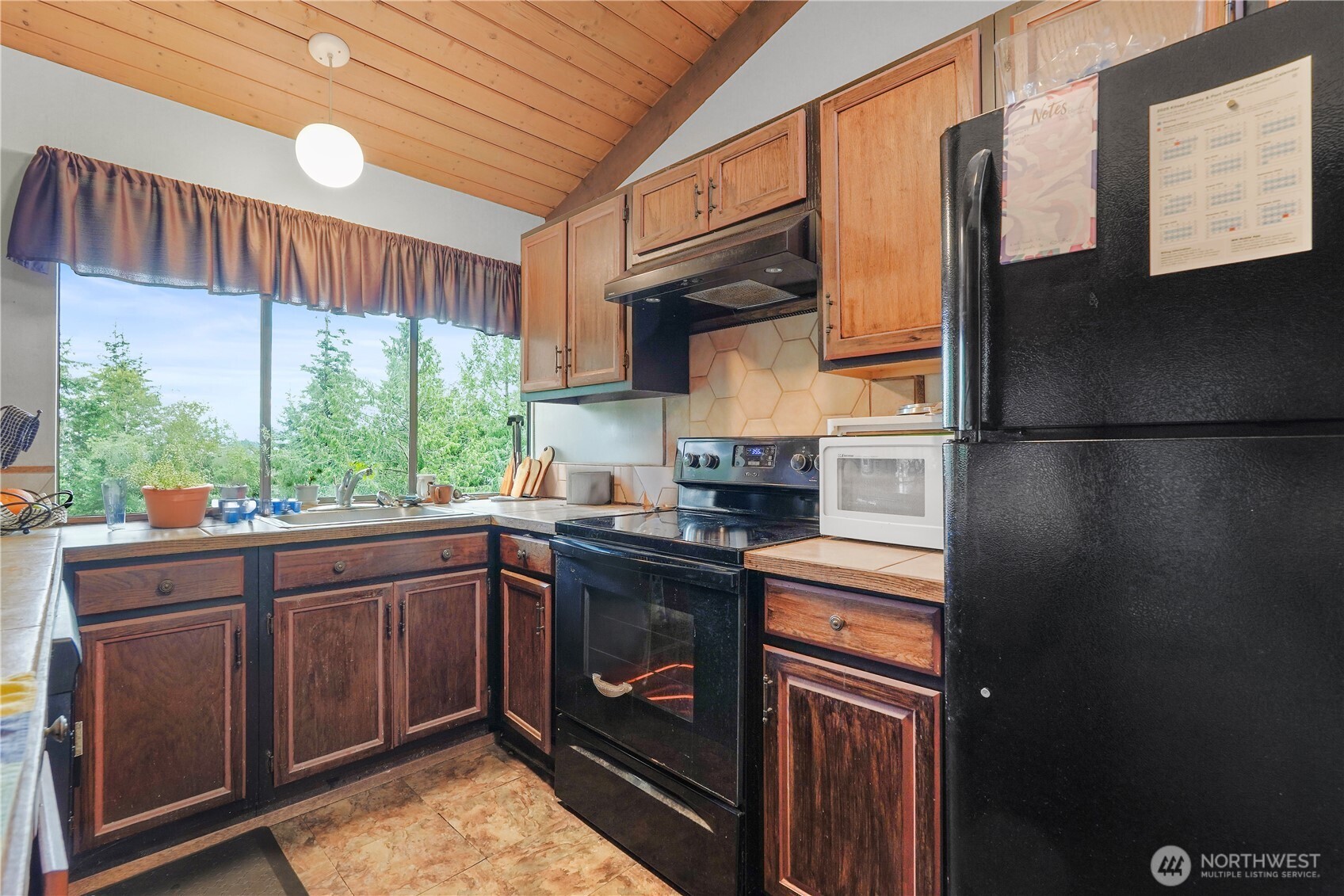 2449 2451 McGregor Drive SE