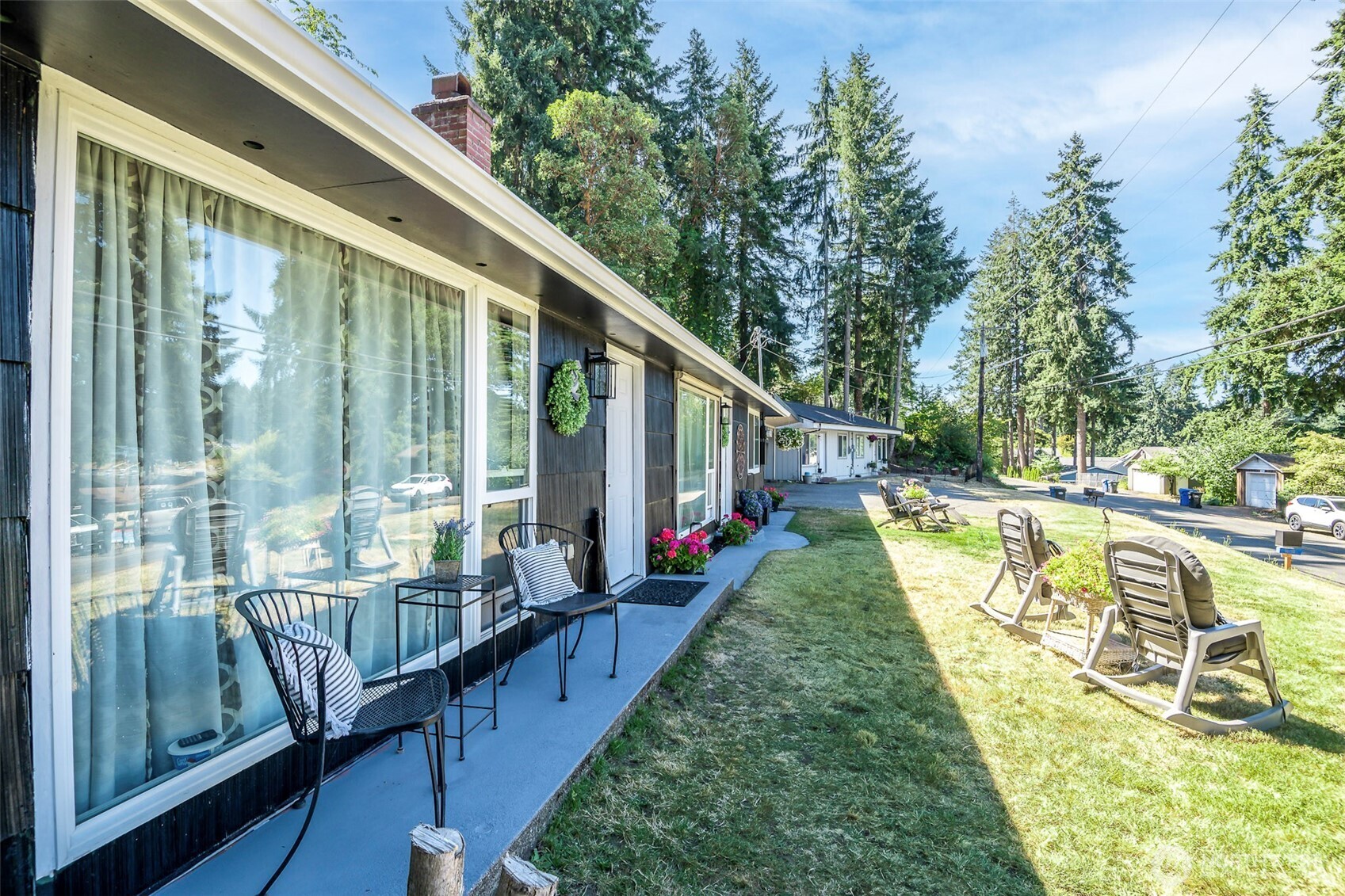 217 A & B Lake Louise Drive SW